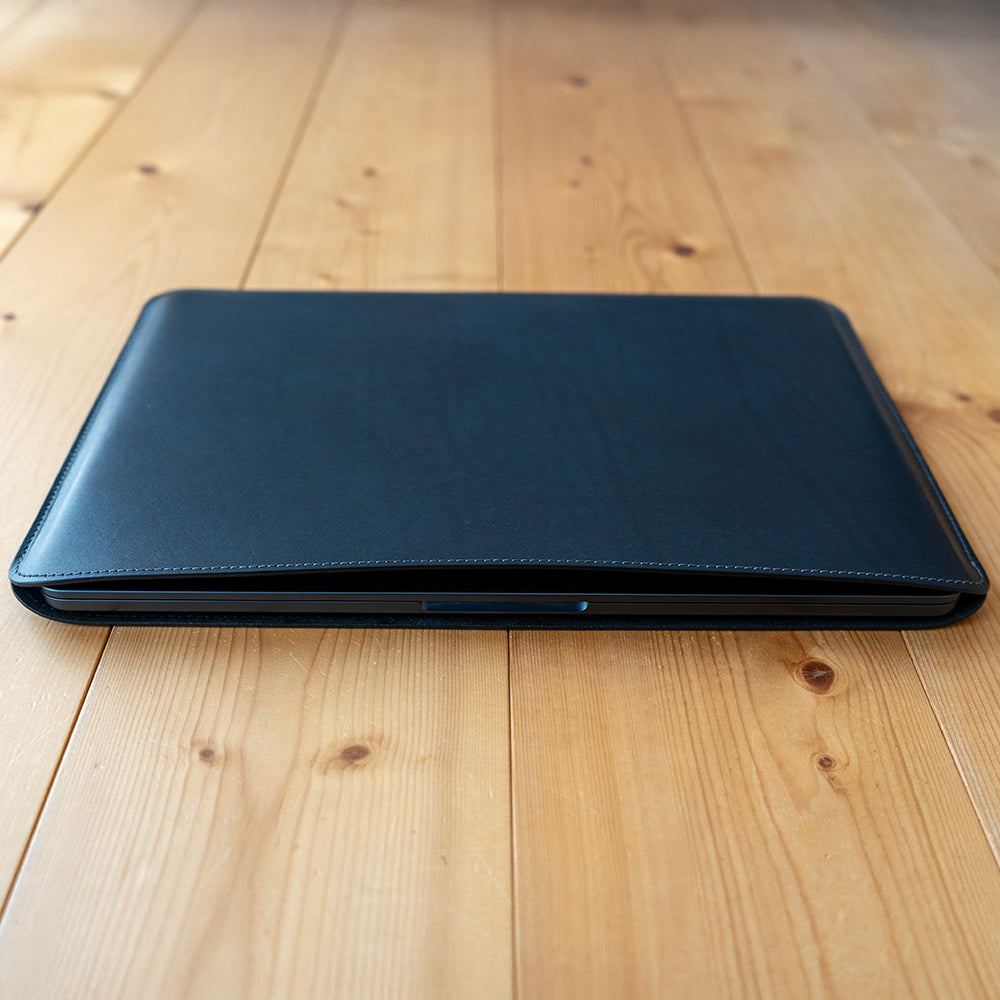 国立商店 レザースリーブ 14インチMacBook Pro 用 バケッタレザー 国立商店 レザースリーブ 14インチMacBook Pro 用 バケッタレザー 職人