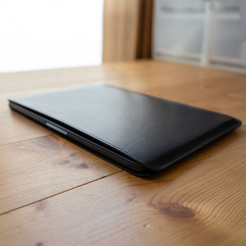 職人が作るレザースリーブ 13インチMacBook Air用 – 国立商店
