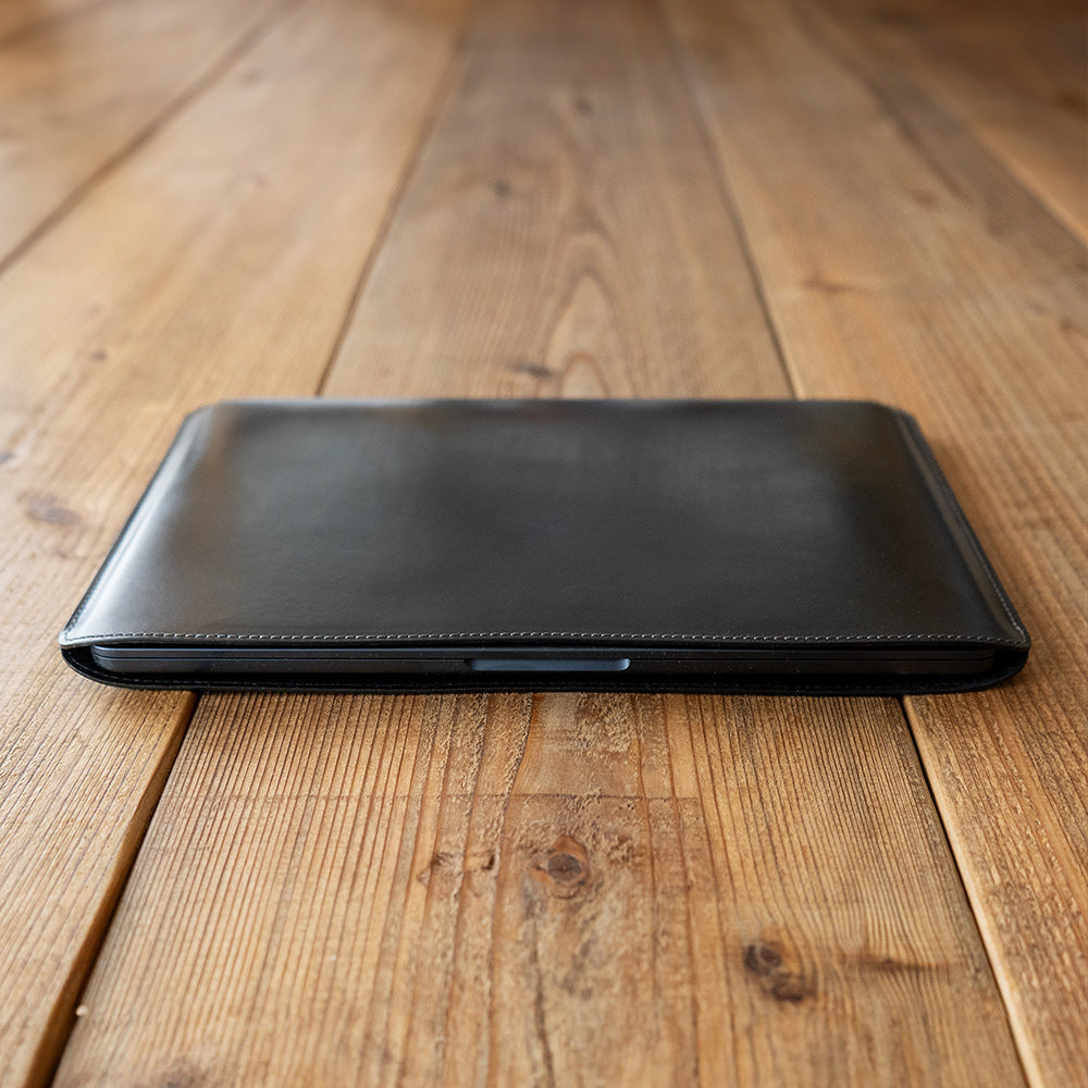 職人が作るレザースリーブ 14インチMacBook Pro 用